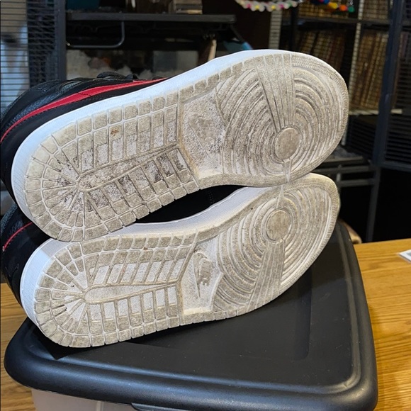 Air Jordan 1 Retro High - Picture 7 of 8